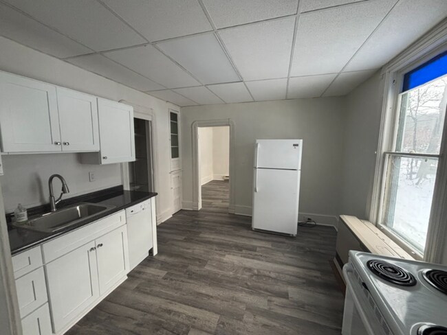 Photo - 174 Main St Unit 1A