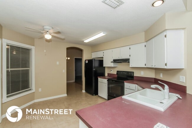 Photo - 874 Altona St NW