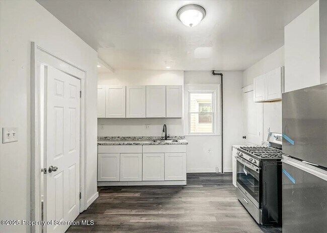 Photo - 1057 Euclid Ave