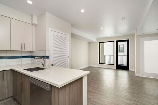 Photo - 5550 Bonner Ave Unidad 205