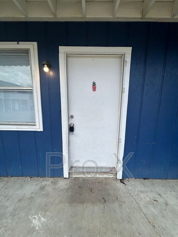 Photo - 1605 Juniper Cir