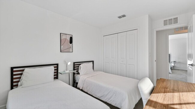 2056 Vista Ln Unidad SI FL2-ID1612806P