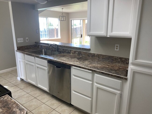 Building Photo - 4228 Stonewalk Ct Unit A