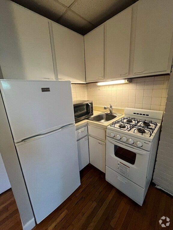 Building Photo - 120 Charles St Unit 10 Rental