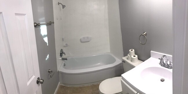 130 E Vienna St Unit 2