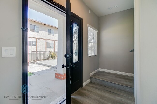 Photo - 2 Bed 2.5 Bath Townhouse in Prime Location of Amhambra