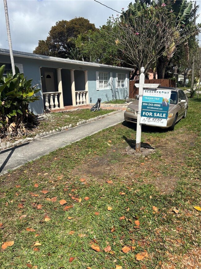 Photo - 729 NE 2nd Ct