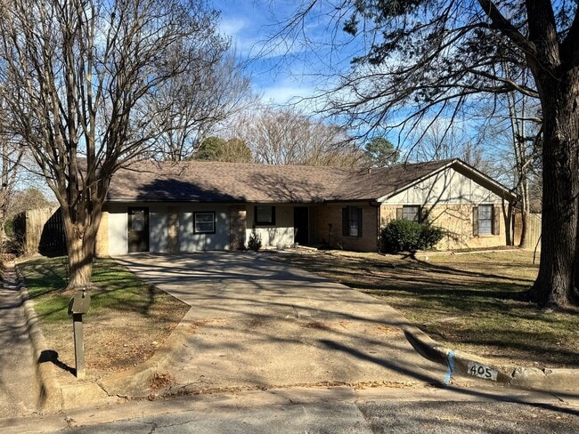 Photo - 405 Cypress Cir