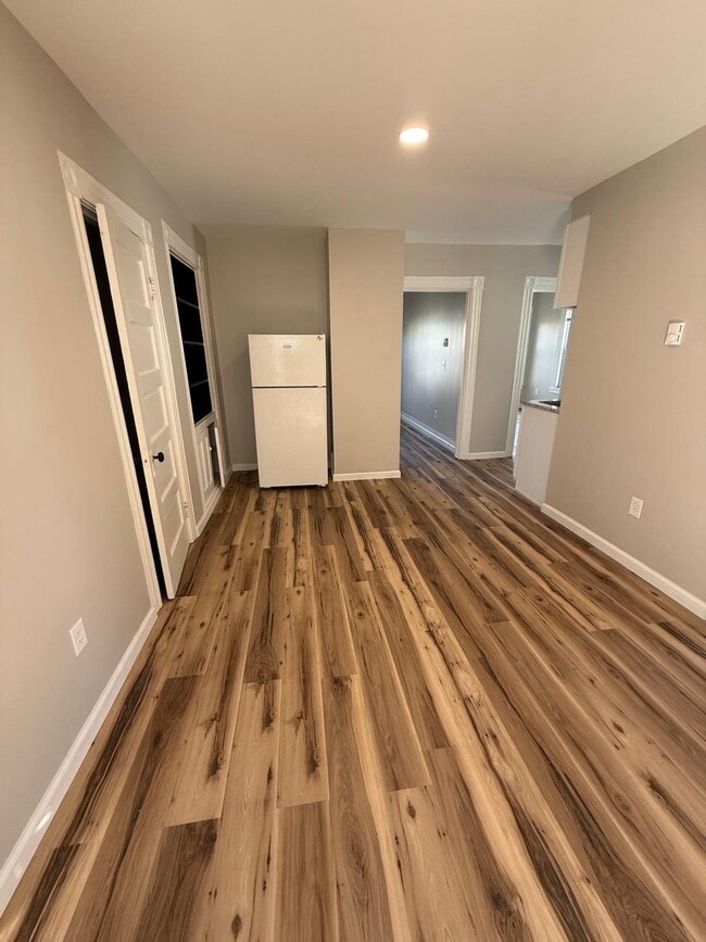 219 Laurel St Unit 2E