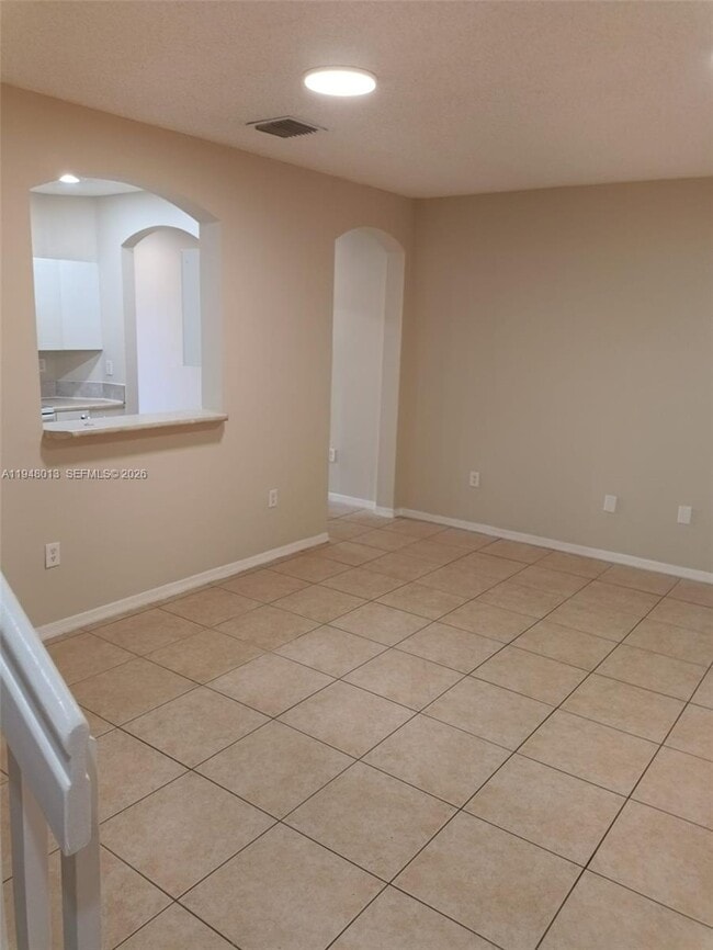 Building Photo - 4210 NE 22nd Dr