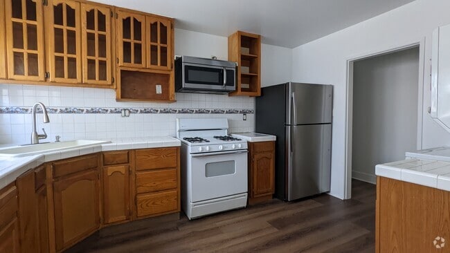 Building Photo - 1263 S Plymouth Blvd Unit 1263.5 Rental