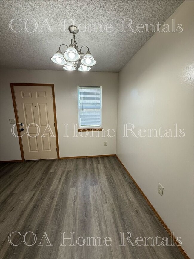 1355 N Cleveland