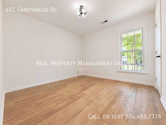 Photo - 401 Sandymead Rd