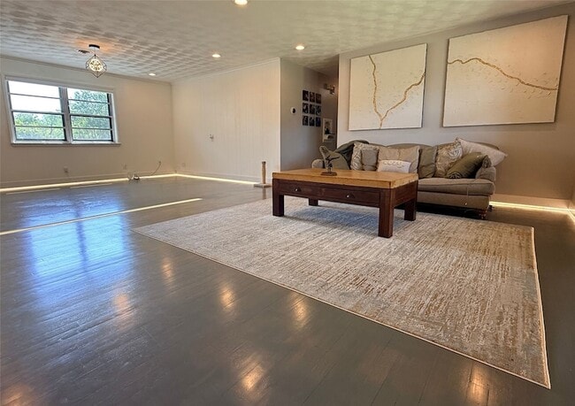 436 Degan Ave