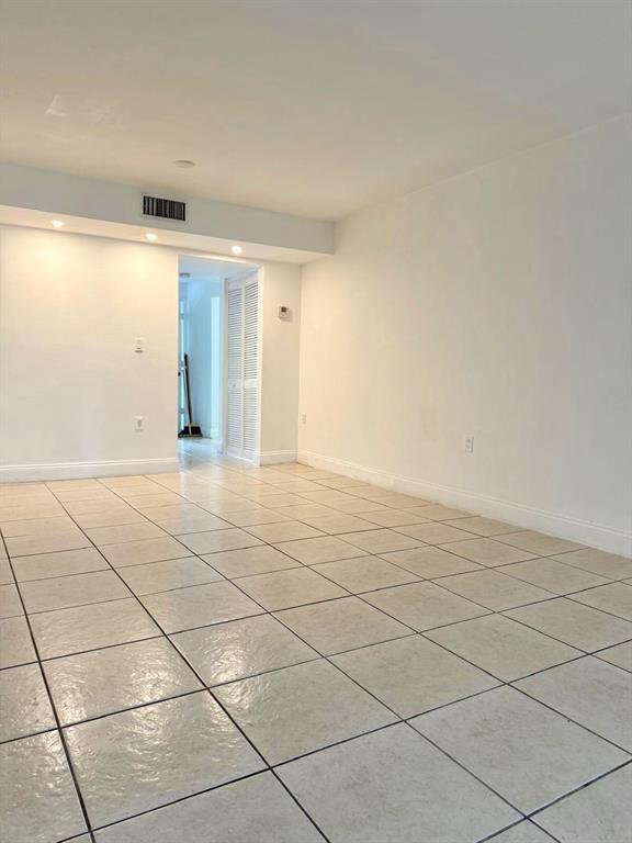 Photo - 4205 N University Dr Unit 111