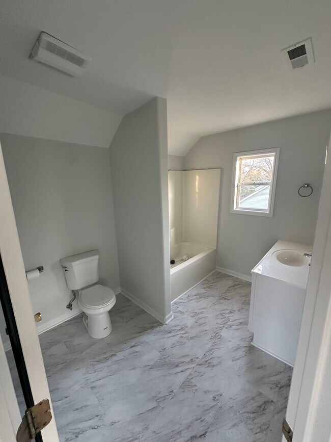 Photo - 1112 Brown St