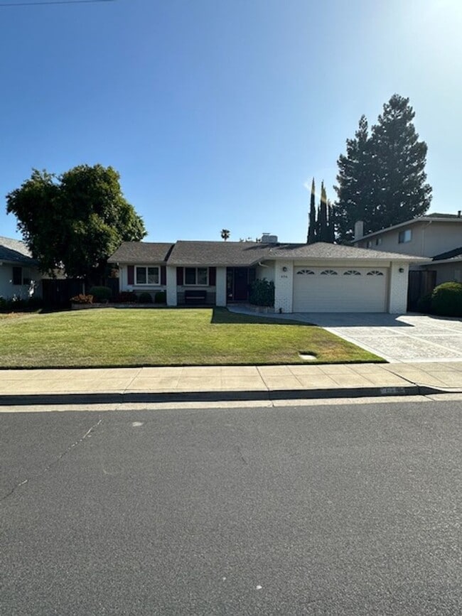 Single Story Home in a Very Desirable Suns... - Single Story Home in a Very Desirable Suns...