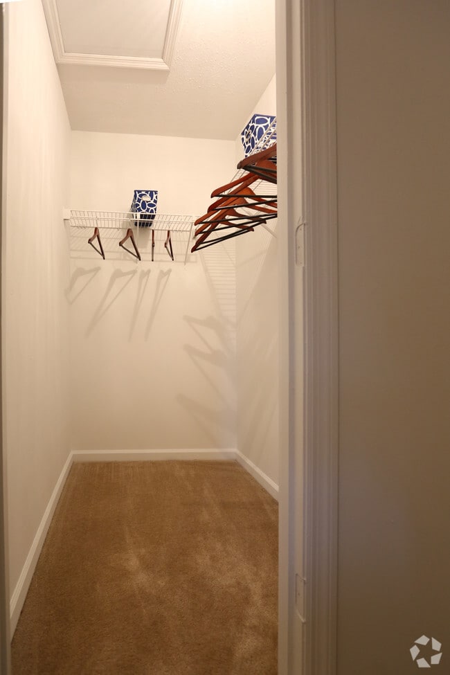 Remington Apartments Saint Charles, MO