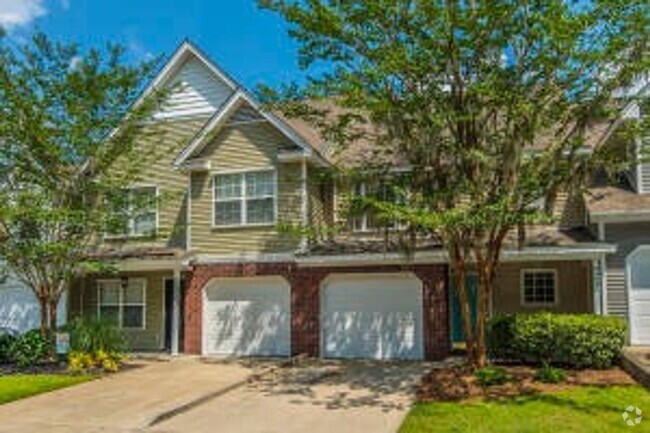 Building Photo - Townhome in Coosaw Commons