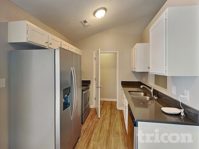 Photo - 4438 Fawnbrook Ave SW