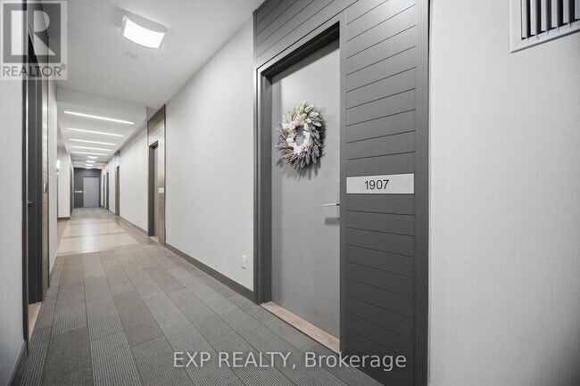 Photo - 126 Simcoe St Unit 1907