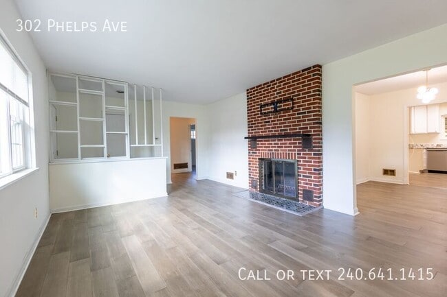 Photo - 302 Phelps Ave