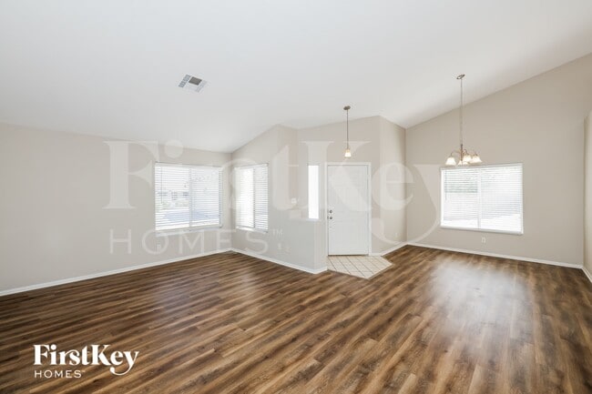 Photo - 107 Workman Ct