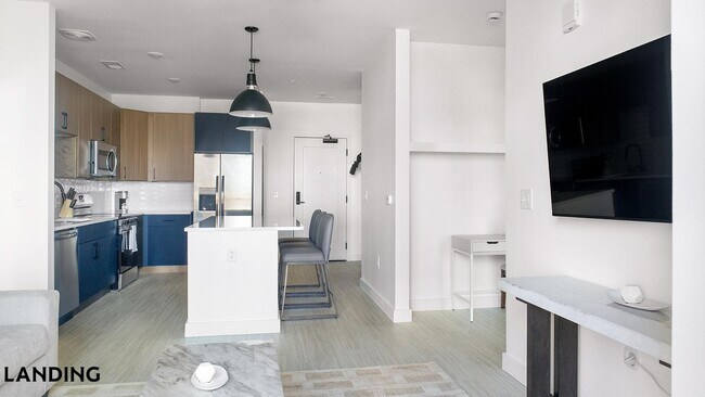 Photo - 1007 S Mint St Unit 715