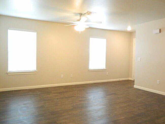 Photo - 2 Bedroom 2 Bath Duplex Near Tinker AFB