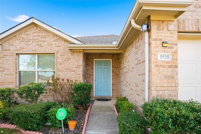 Photo - 1938 Castaway Dr