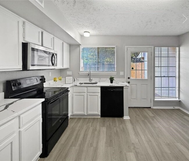 Photo - 19411 Lazy Valley Dr