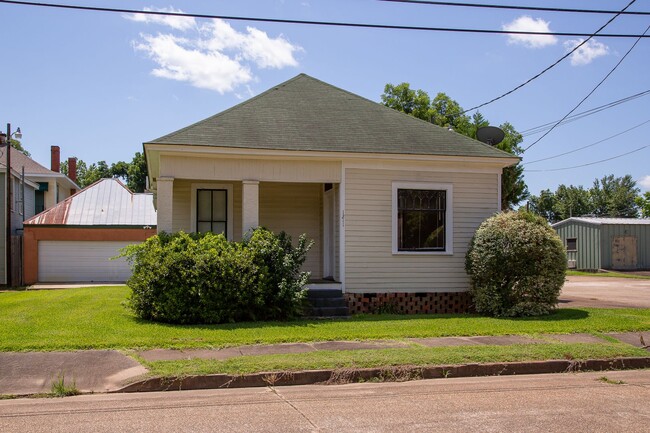 Photo - 1211 Holly St
