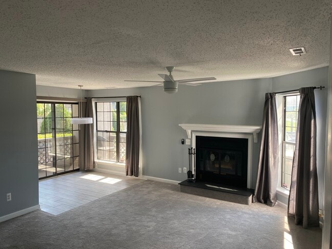 Photo - 423 Harbour Point