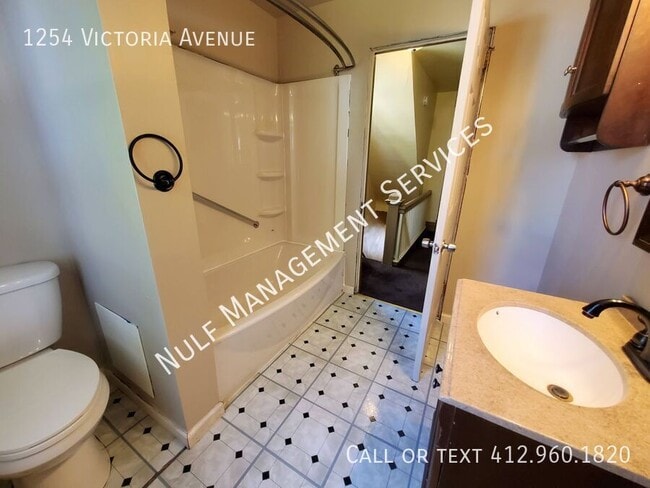 Building Photo - 1254 Victoria Ave Rental
