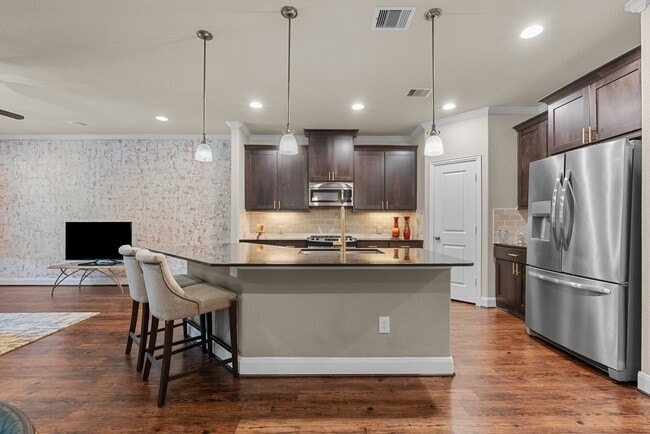 Building Photo - 416 Via Regatta Dr