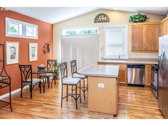 Photo - Lovely Townhouse with 2 Bedroom 1.5 Bathro...