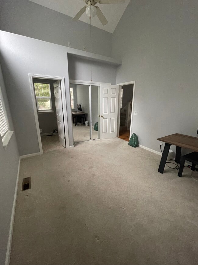 Photo - 2078 Red Oak Cir