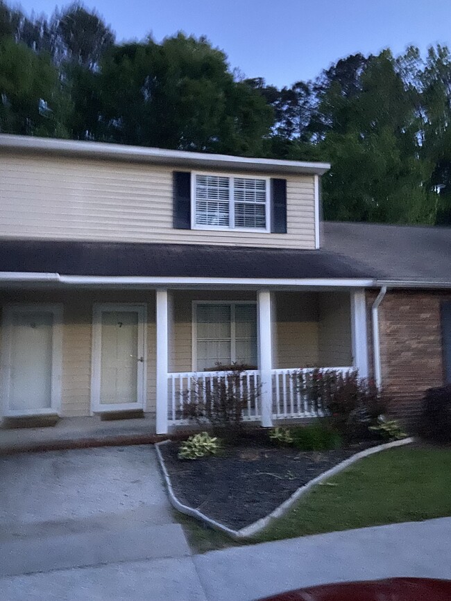 Two story condo - 1425 Mineral Springs Rd Condo Unit 7