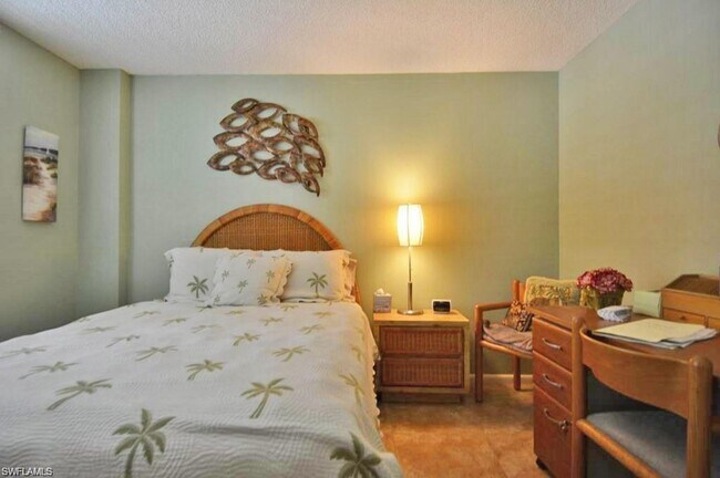 Photo - ** APRIL 2026 AVAILABLE ***FURNISHED SEASO... Unidad 404