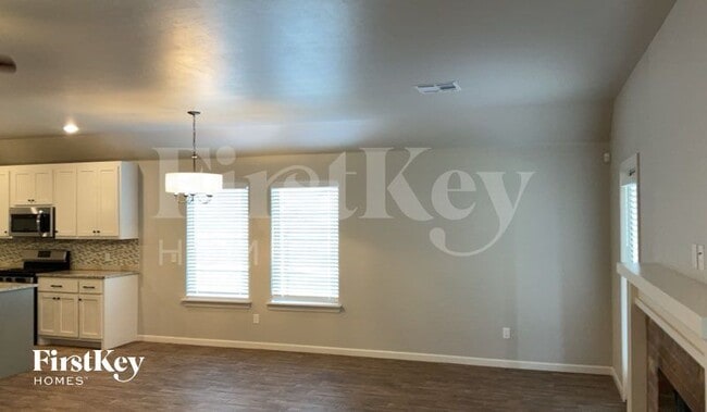 Photo - 16716 Doyle Dr