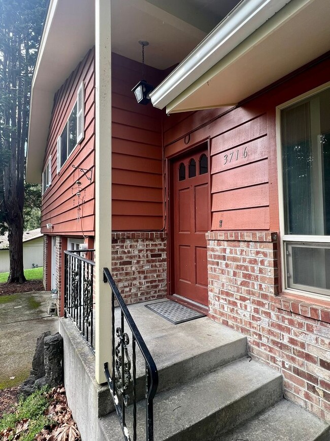 Photo - West Olympia Tri-Level Home