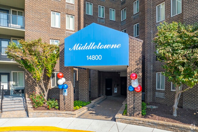 Entrance - Middletowne & The Dona