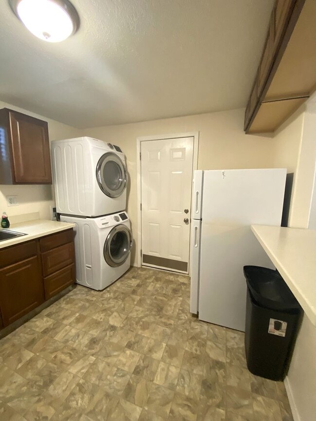 Photo - Studio Garage Apt in NW OKC YOUNGS ENGLEWOOD ADD Unit Garage Apartment