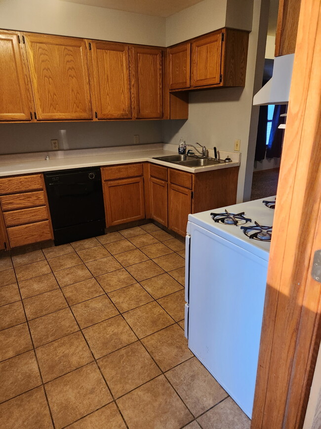 Photo - 3311 N Sheridan Ave