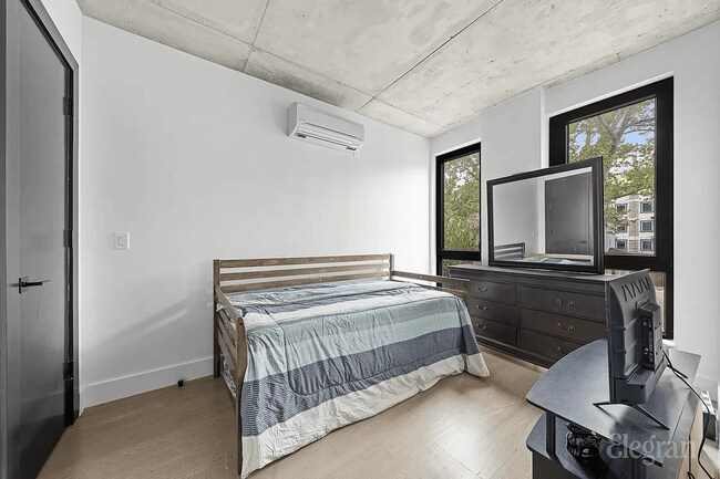 Photo - 458 E 25th St Unidad APT 201