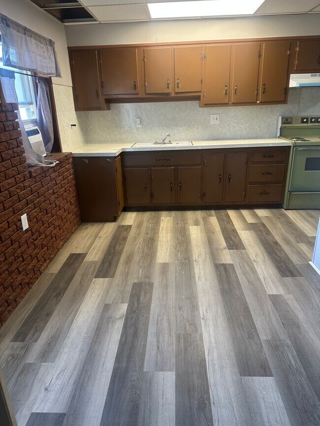 Photo - Lebanon 1st floor 1 bedroom-section 8 cons...