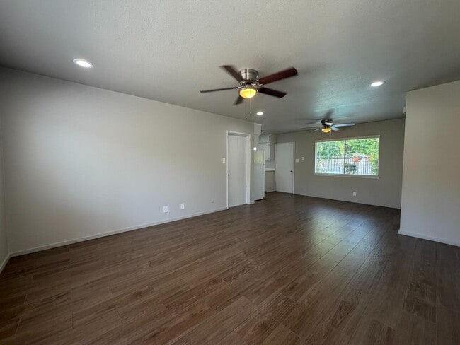 Photo - 1538 E Austin Way