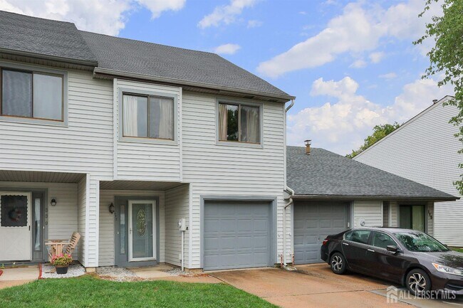 117 Lexington Cir