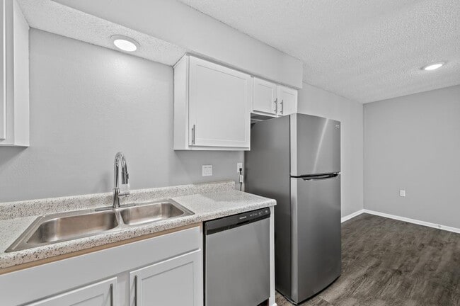 Photo - Sun River Apartments