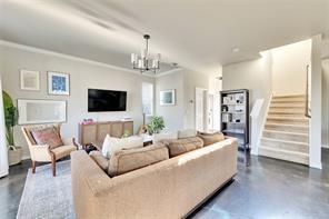 Photo - 2947 Moss St